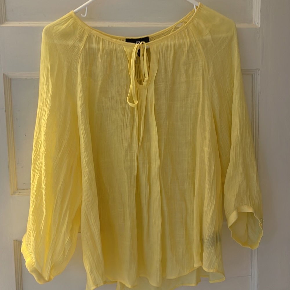 IZ BYER YELLOW TOP DETAILED BACK SZ XL